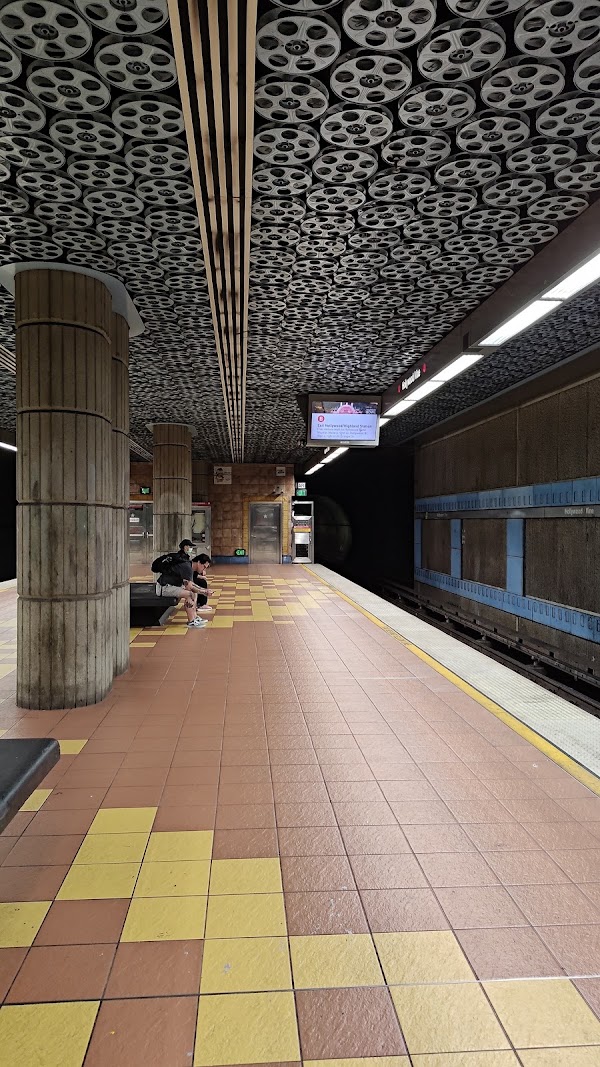 7th Street / Metro Center 3