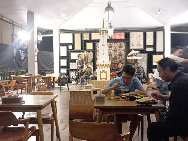 The House of Den Bagus e