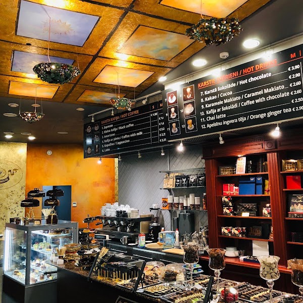 AJ Chocolate House, kafejnīca 1