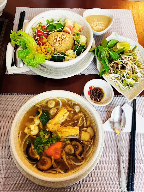 Heal and Celeb Vegan Restaurant 4