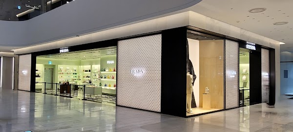 Prada Korea Seoul Hotel Lotte DF