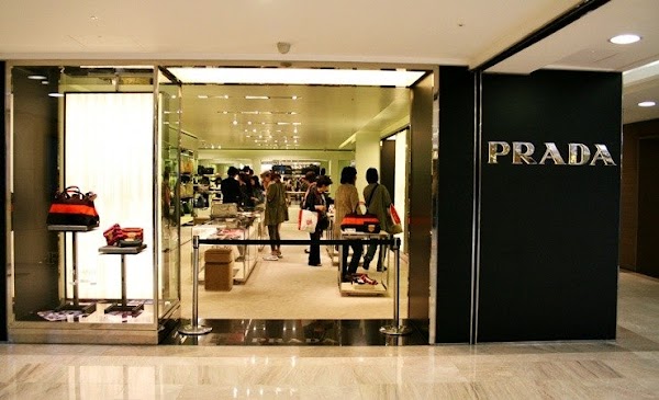 Prada Korea Seoul Hotel Lotte DF 3