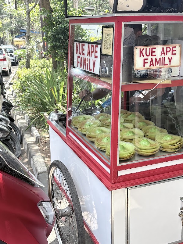 kue ape family 1