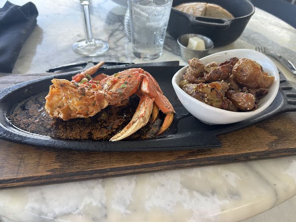 Salito's Crab House & Prime Rib 4
