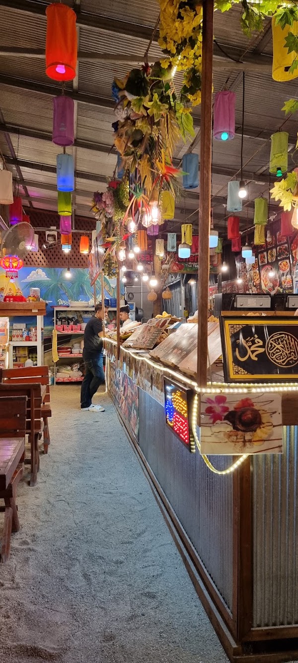Night Market, Cafe 'Vintage 3