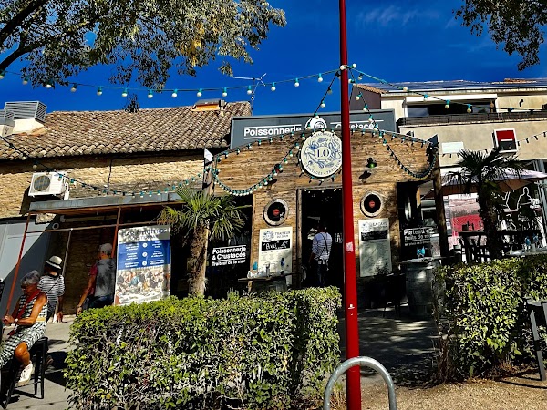Farmers market in Coustellet