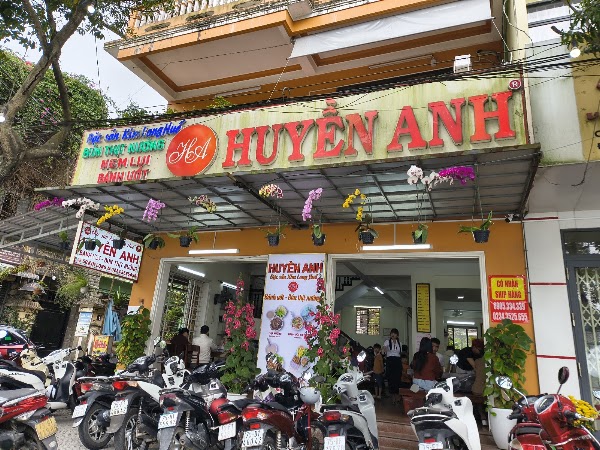 Huyen Anh Wet Cake - Grilled Meat Bun Dinner