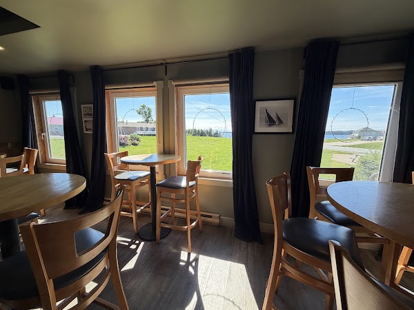 The Clove Hitch Bar & Bistro
