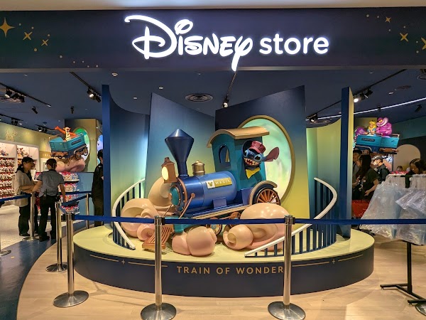 Disney Store - Shinsaibashi Parco