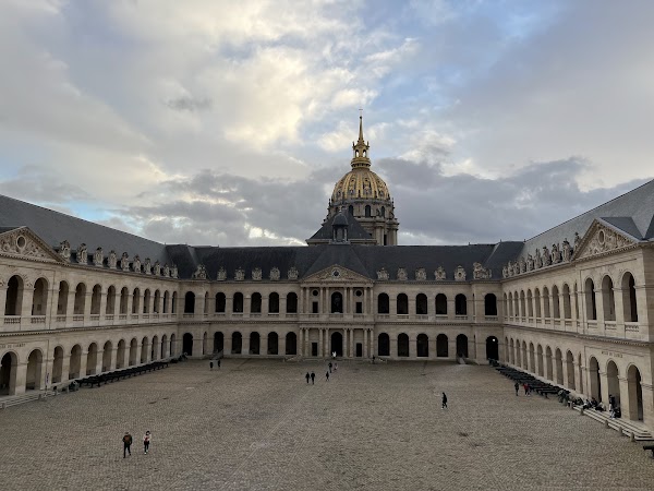 Esplanade des Invalides 4