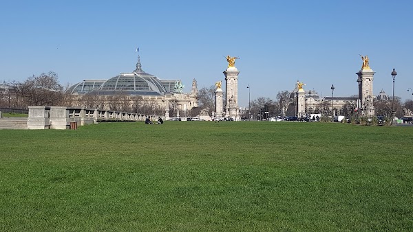 Esplanade des Invalides 3