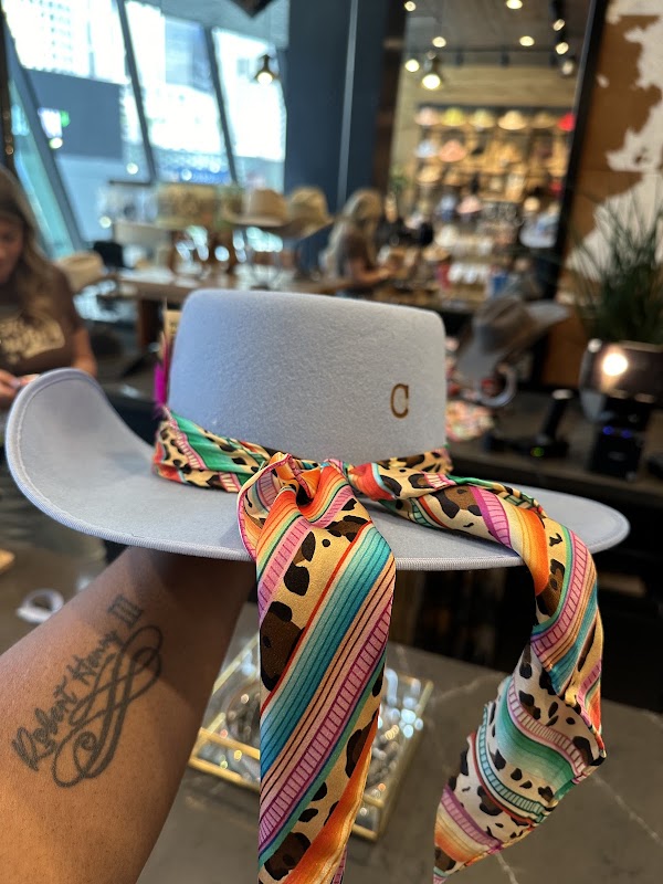 Ariat 3
