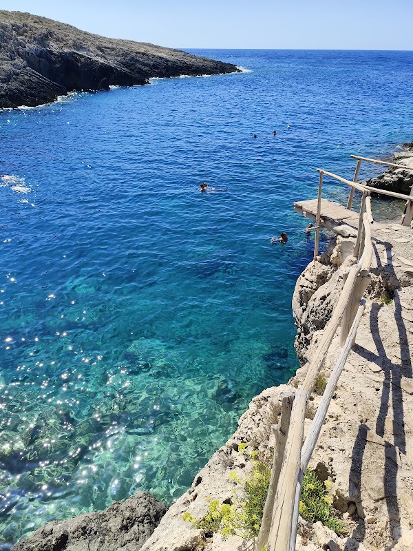 Porto Roxa Beach