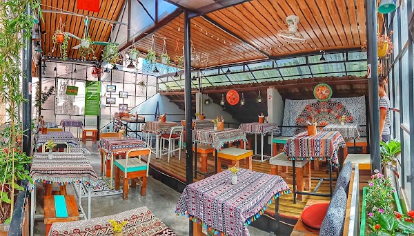 Nook Eatery-Breakfast to Burgers