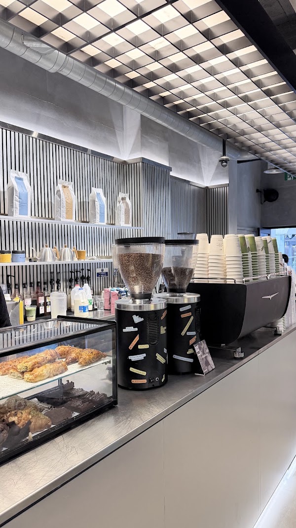 BLK CAB®️ (Coffee & People) - Marylebone (St Christopher Place) 2