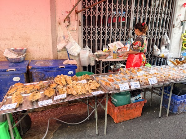 Trok Mor Morning Market 2
