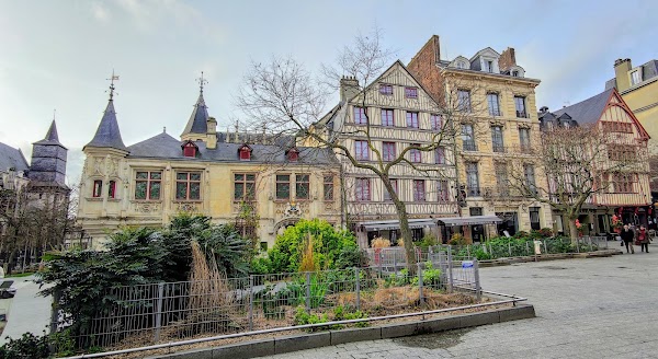 Place de la Pucelle 1