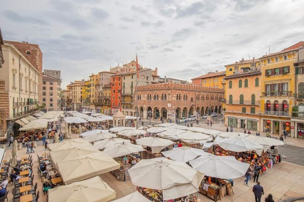 Piazza Erbe 5