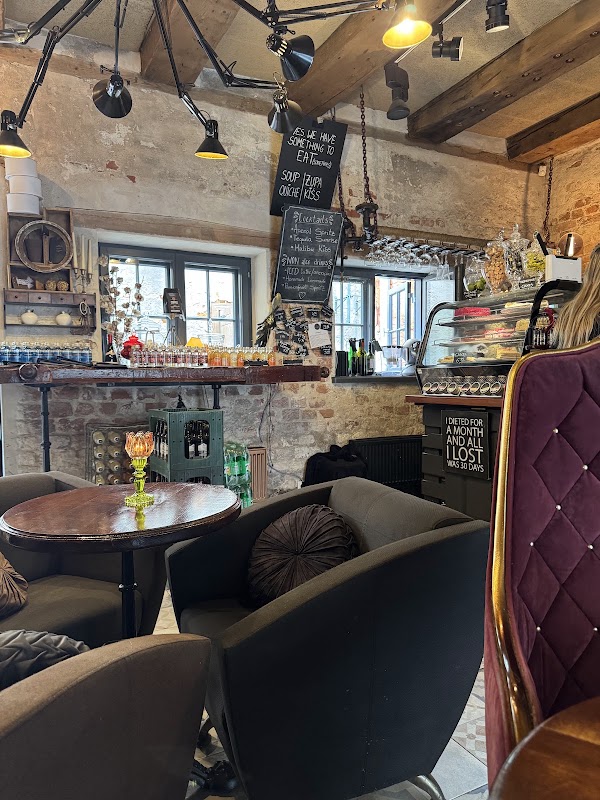 Parunāsim kafe'teeka coffee bar 5