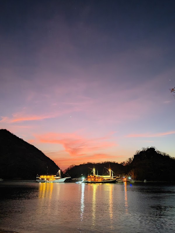Pantai Waecicu 5