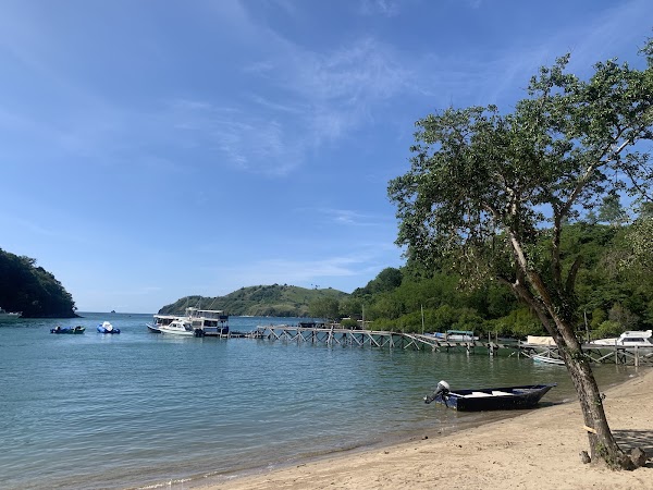 Pantai Waecicu 4