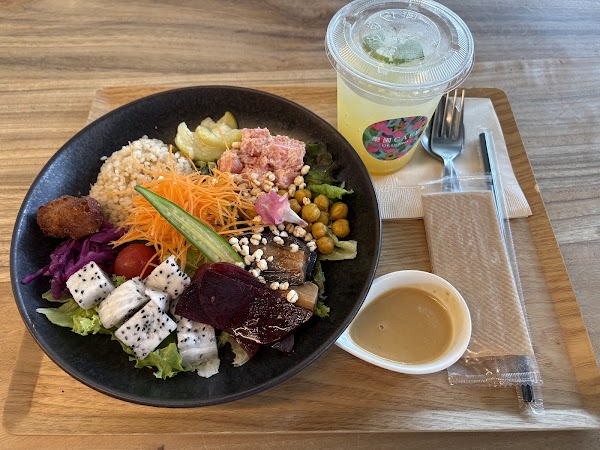 Rakuen Cafe 4