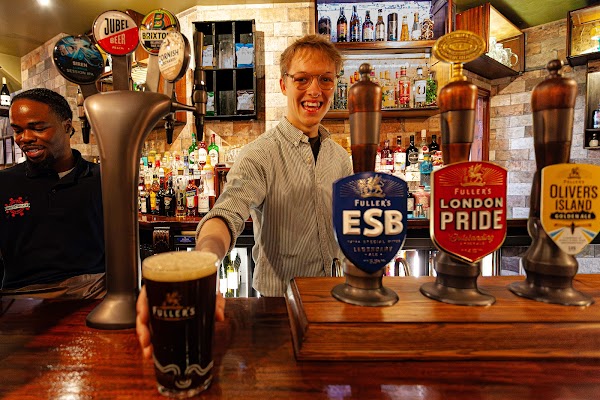 The White House, Guildford 5
