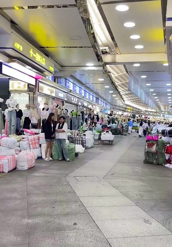 Shahe clothing wholesale market in the third breakout 5