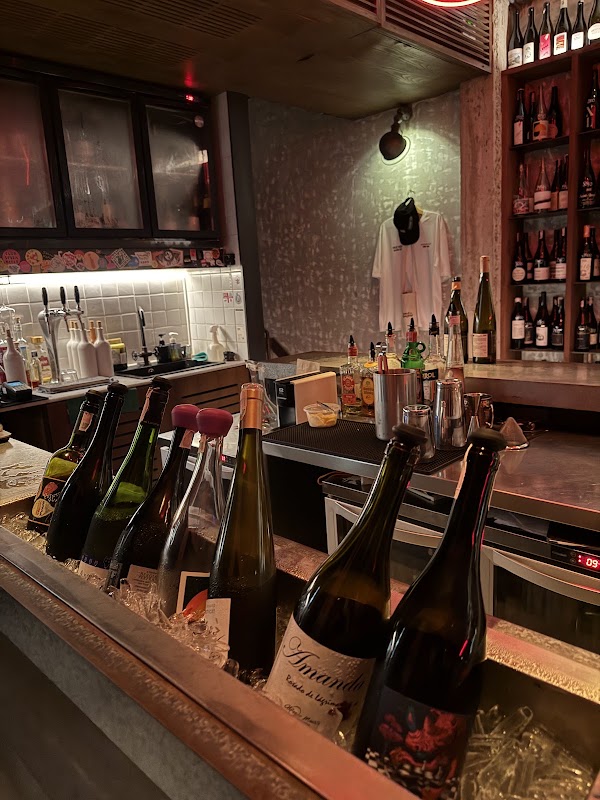 Mod Kaew Wine Bar 2