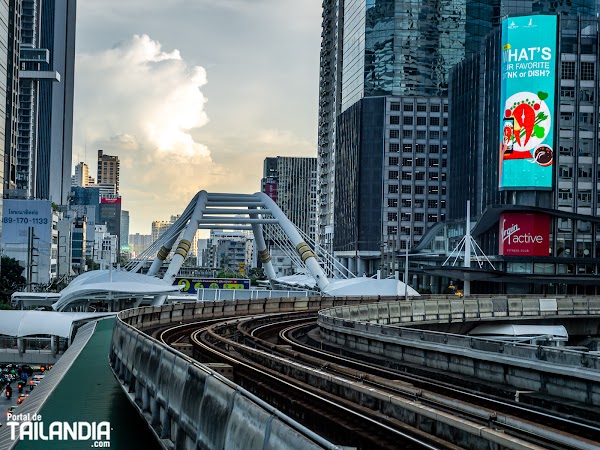 Chong Nonsi Skywalk 4