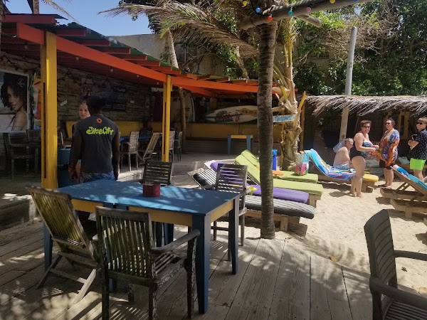 Hang Out Beachbar
