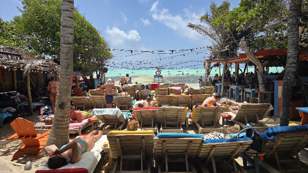 Hang Out Beachbar 5