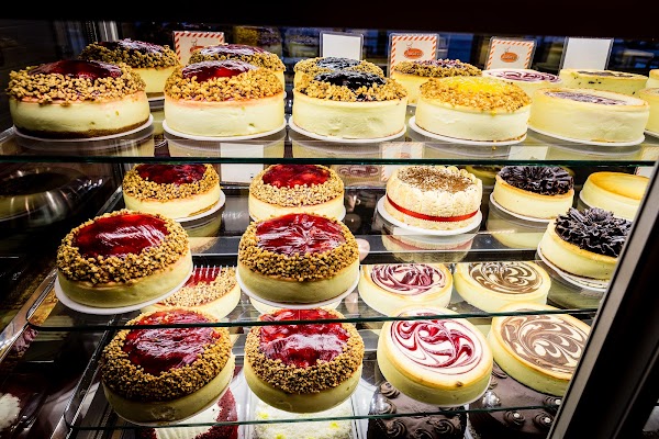 Junior's Restaurant & Bakery 4