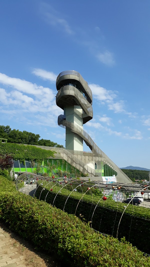 Oktokki Space Center 5