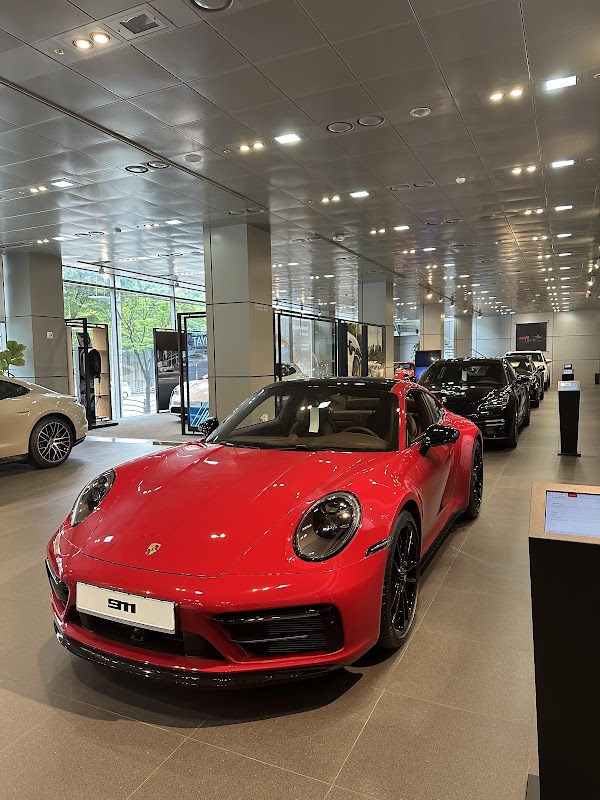 Porsche Centre Seocho 5