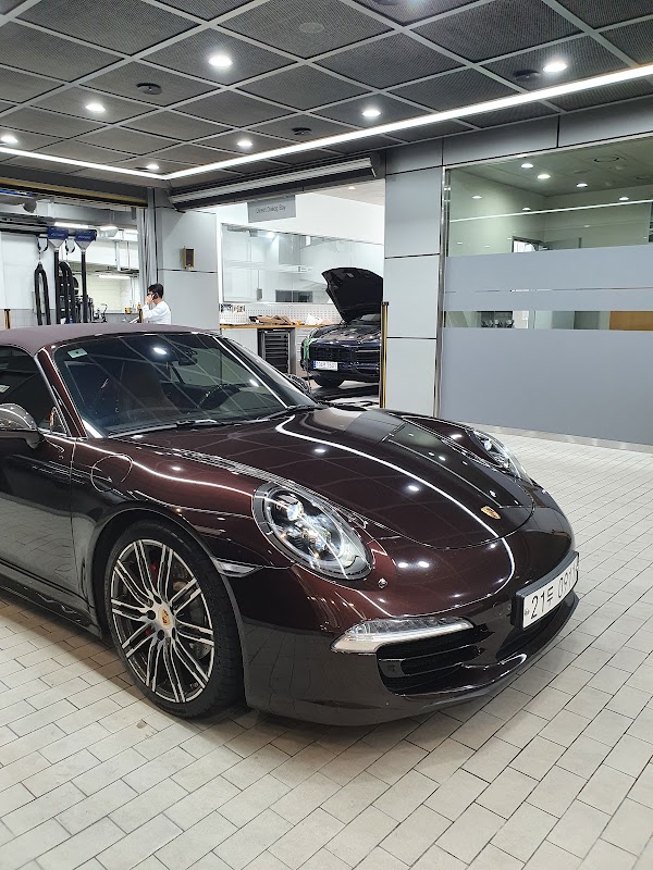 Porsche Centre Seocho 2