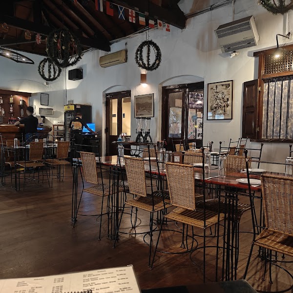THE PUB 4