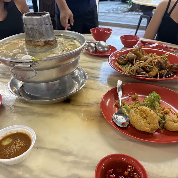 Gold Rock Fish Head Steamboat & BBQ Specialties 2