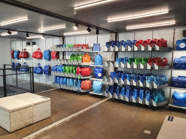 FREITAG Flagship Store Zürich 3