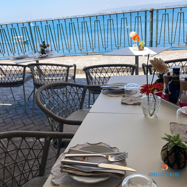 Sorelle a mare Ortigia