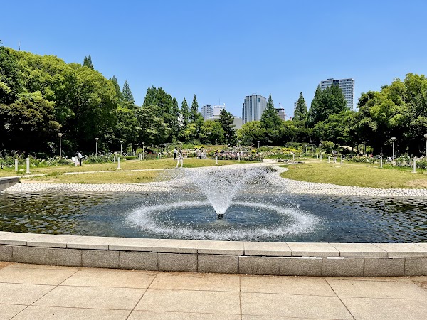 Utsubo Park Rose Garden