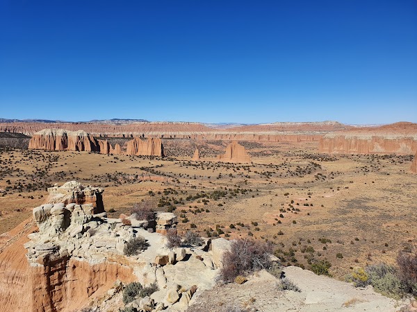 Upper Cathedral Valley Overlook