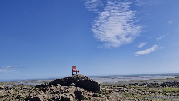 Red chair 4