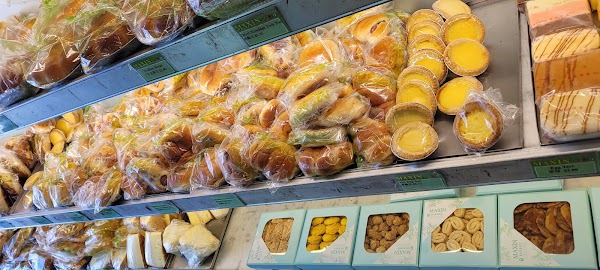 Maxin Bakery 1