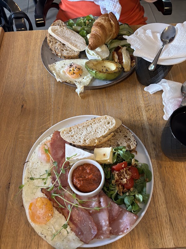 Giselle Cafe Bistro 4