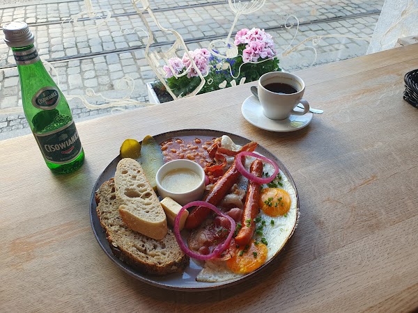 Giselle Cafe Bistro 3