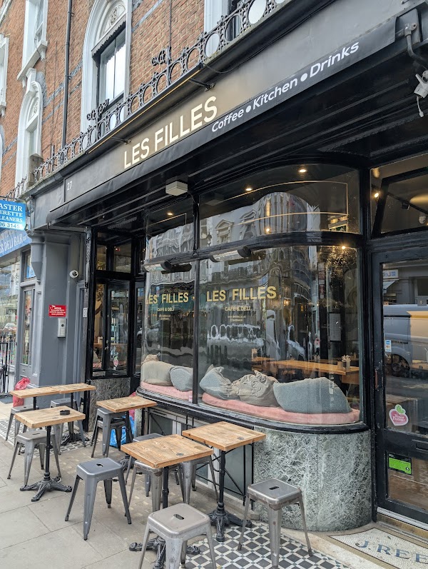 Les Filles Cafe Lancaster Gate