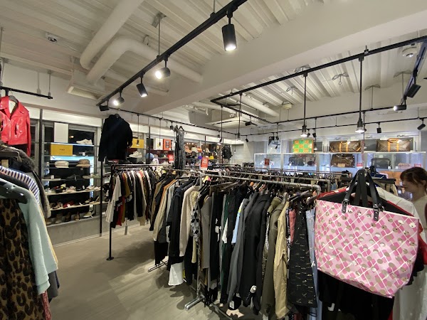 kindal harajuku second hand store 5