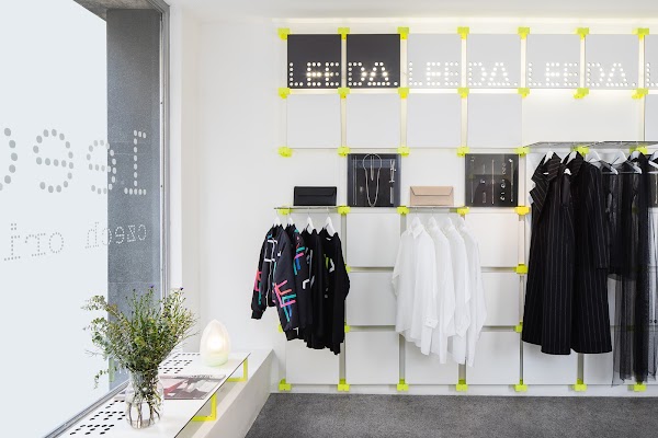 LEEDA Fashion Store