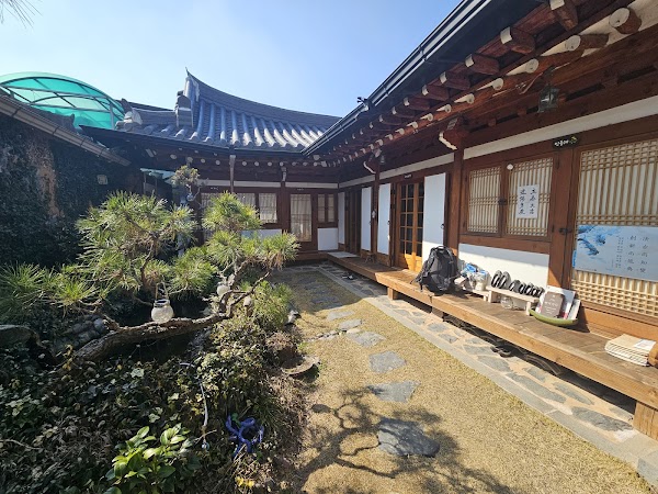 Happiness Full Hanok GuestHouse